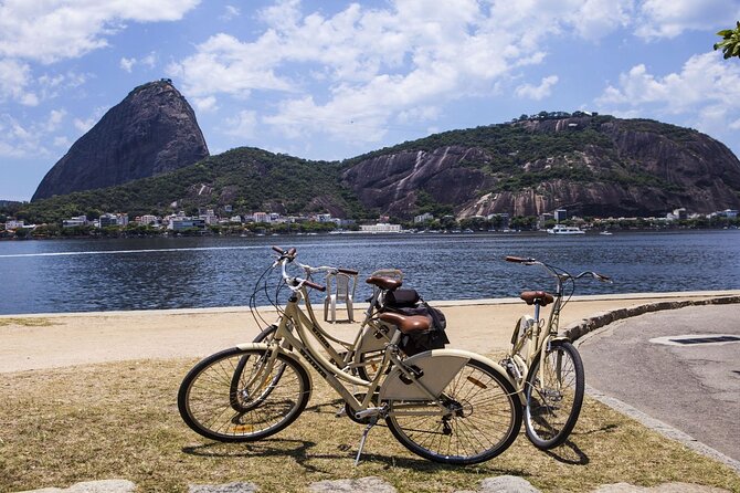 Panoramic Bike Tour - Rio Beaches & Downtown - Getting set up at the Copacabana meeting point