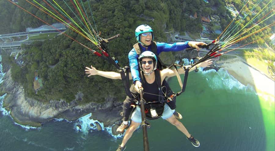 PARAGLIDING FLIGHT IN SÃO CONRADO - RIO DE JANEIRO - Your 1.5 hour flow, from meeting point to landing