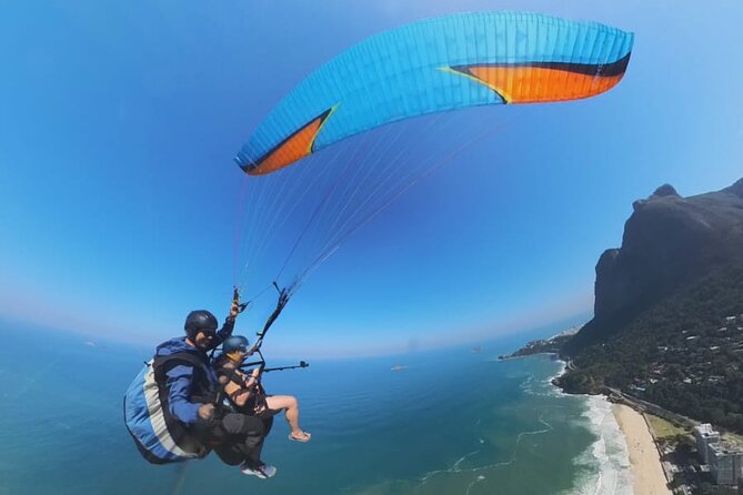 Paragliding in Rio de Janeiro - São Conrado Beach landing: the final approach matters