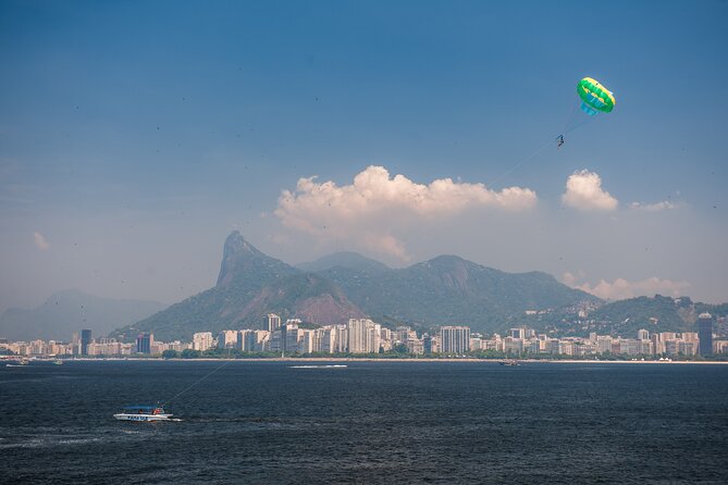 Parasailing in Rio de Janeiro - Take-off from the platform: the climb to 98 to 197 feet