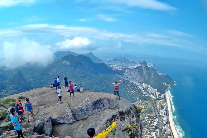 Path DA Guided to Gávea Stone - Pedra da Gávea, a monolith built for big views