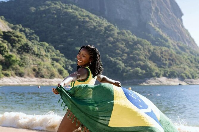 Photos on the beautiful banks of Rio de Janeiro Urca or Arpoador - Where you start: Praça General Tibúrcio and flexible meet-up options