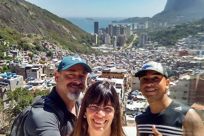 Private 2-Hours Sightseeing Walking Tour in Rocinha and moto-taxi - Optional local economy moments: art and food purchases