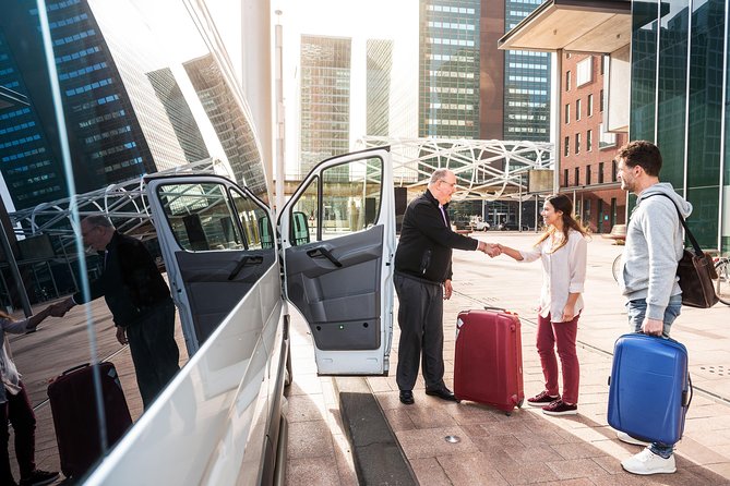 Private departure transfer from Copacabana to Rio de Janeiro - Galeão Airport - Price and Value for Groups Up to 4