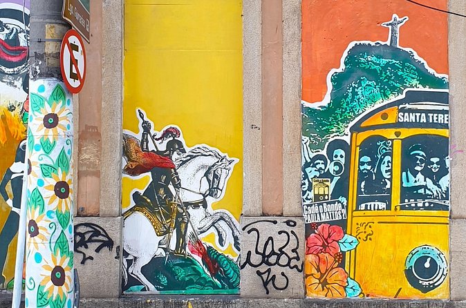 Private guided walking tour of the Santa Teresa neighborhood - Largo dos Guimaraes: a short square stop that refreshes your brain