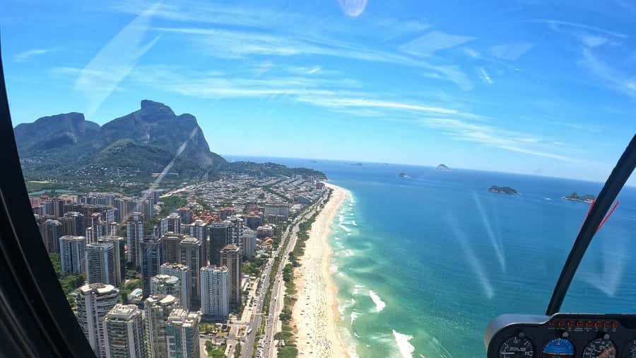 Private Helicopter tour - Rio de janeiro in 20min - São Conrado, Leblon, and Ipanema: Rio’s famous strip in one continuous look
