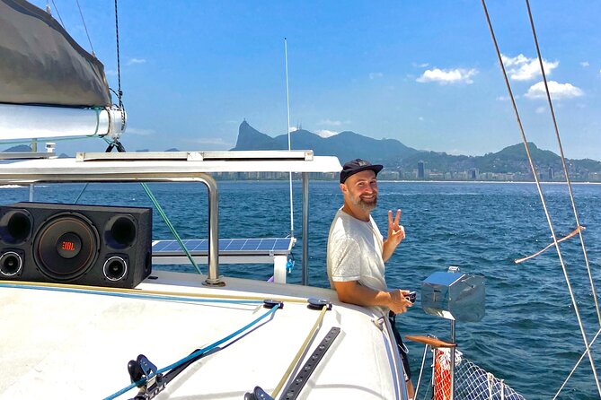 Private Tour with Churrasco in Vela Catamaran - Velas do Rio - Stop 4 Adão e Eva Beach in Niterói: photos and a swim break