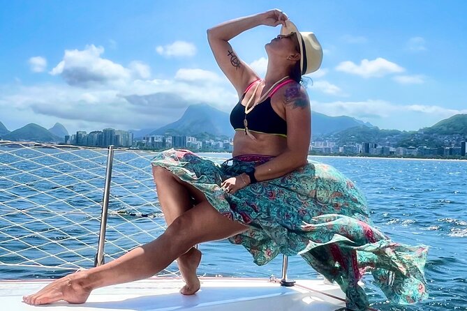 Private Tour with Churrasco in Vela Catamaran - Velas do Rio - Churrasco lunch in the middle of the bay: what’s included and why it’s worth it