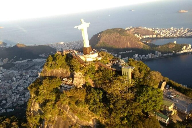 Private transfer from the city of Rio to the GIG Airport - Timing: The 40 Minutes to 1 Hour 10 Minute Window