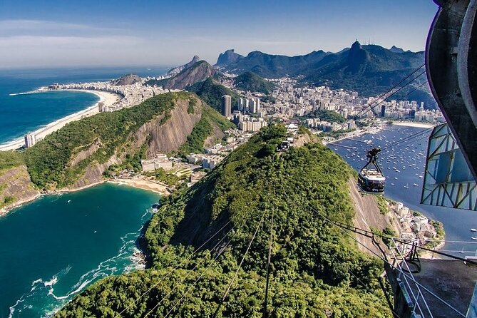 Private transfer from the city of Rio to the GIG Airport - Driver Help at the Lobby: Small Thing, Big Payoff