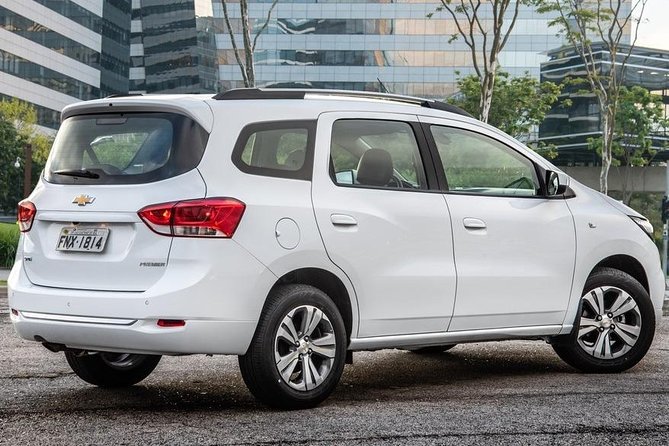 Private transfer Minivan GIG Rio Galeao airport up to 6 pax to Zona Sul - The 1-hour ride: beaches first, then old Rio flavor