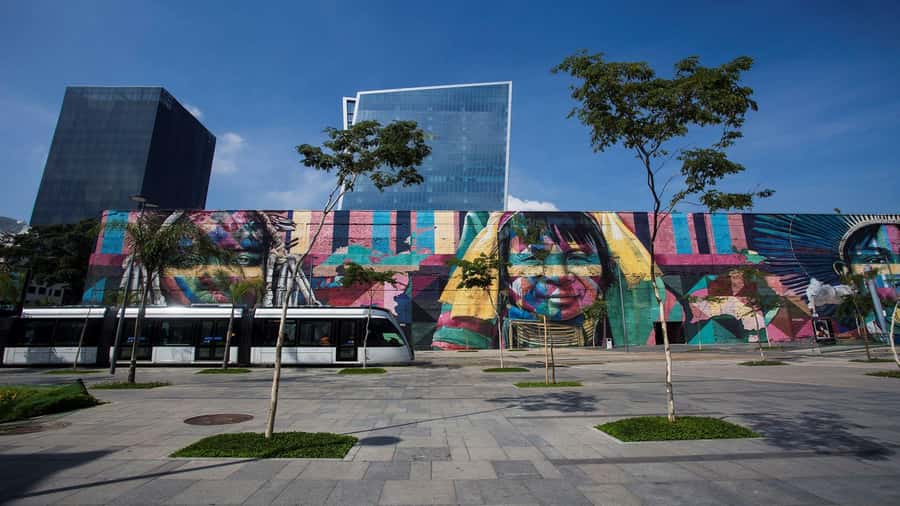 Rio: AquaRio and Olympic Boulevard - The tunnel walk: surrounded by marine life