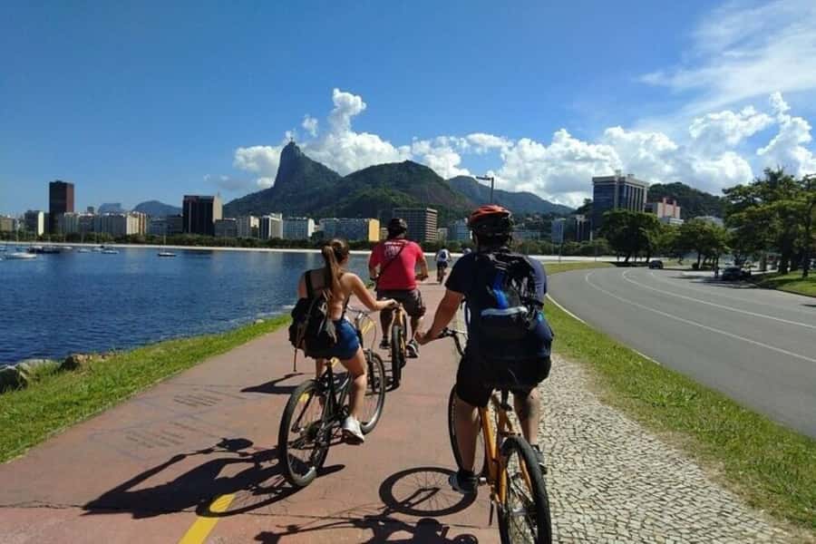 Rio Bike Tour – Discover the Beaches and Lagoon - Starting at Fairmont Copacabana, right where the action begins