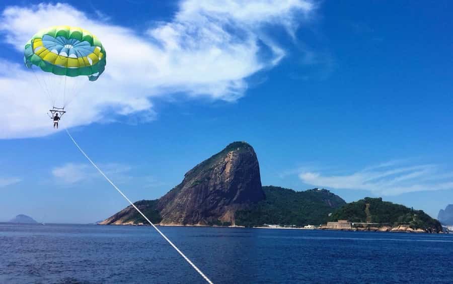 Rio de Janeiro: 2-Hour Boat Trip with Parasailing - From Harness to Parachute: The Smooth Takeoff Routine on the Boat