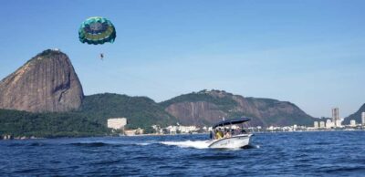 2-Hour Boat Trip with Parasailing