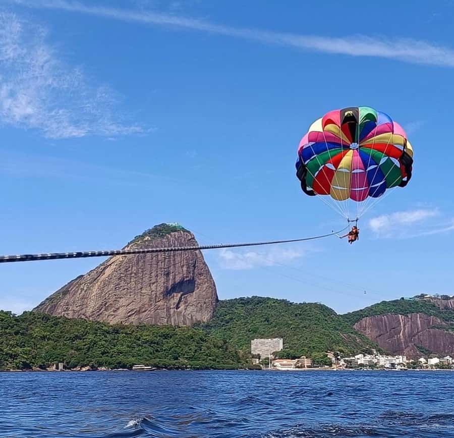 Rio de Janeiro: 2-Hour Boat Trip with Parasailing - Safety and Comfort: What to Expect When You’re Told to Prepare for Getting Wet