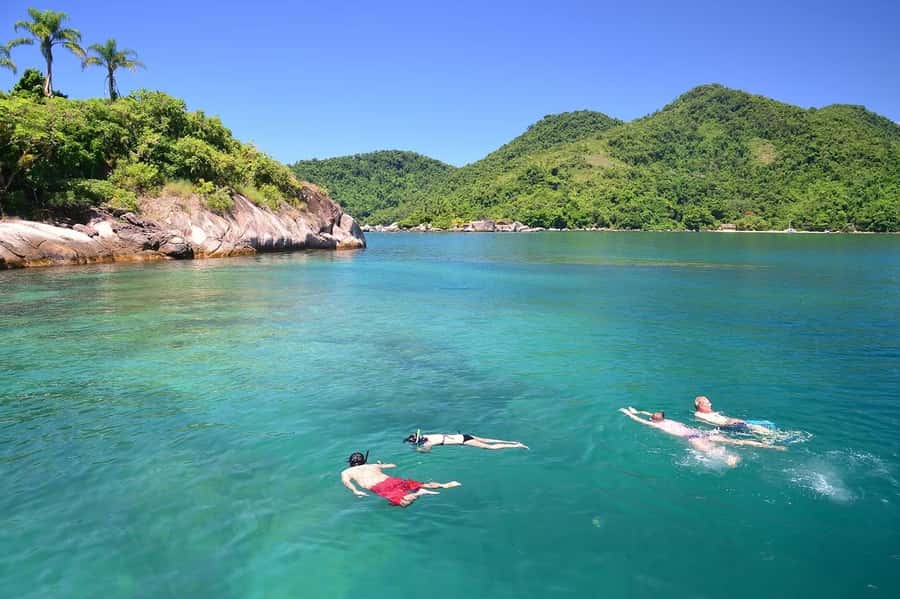 Rio de Janeiro: Angra dos Reis and Ilha Grande Full-Day Tour - Lagoa Verde: Emerald-Water Views and the Snorkel Optional Moment