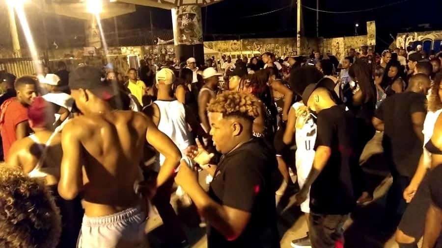 Rio de Janeiro: Baile Charme - Baile Charme in Rio: culture through movement, not performance for tourists