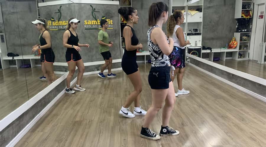Rio de Janeiro: Beginner Samba Lesson in Ipanema - Photos and videos after class, plus that pro touch