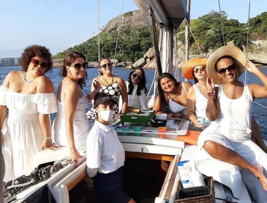 Rio de Janeiro: Boat Tour with Drinks and Swimming - If you want to swim: floaters, timing, and comfort tips