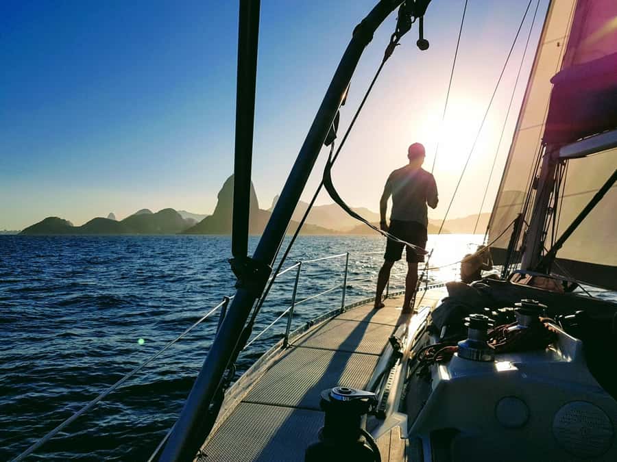 Rio de Janeiro: Boat Tour with Drinks and Swimming - Why Guanabara Bay from a sailboat feels different than sightseeing