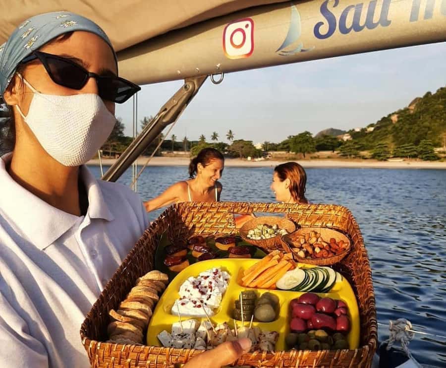 Rio de Janeiro: Boat Tour with Drinks and Swimming - A 12-person cap means you get help, not just a ticket