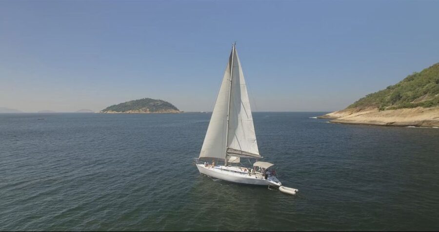 Rio de Janeiro: Boat Tour with Drinks and Swimming - Drinks, snacks, and floaters: the onboard comfort package