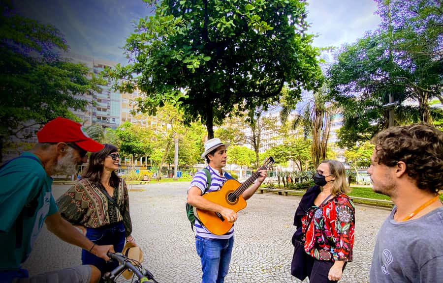 Rio de Janeiro: Bossa Nova Walking Tour with Guide - The Jobim and culture stops: Tom Jobim, Laura Alvim, and the final bar