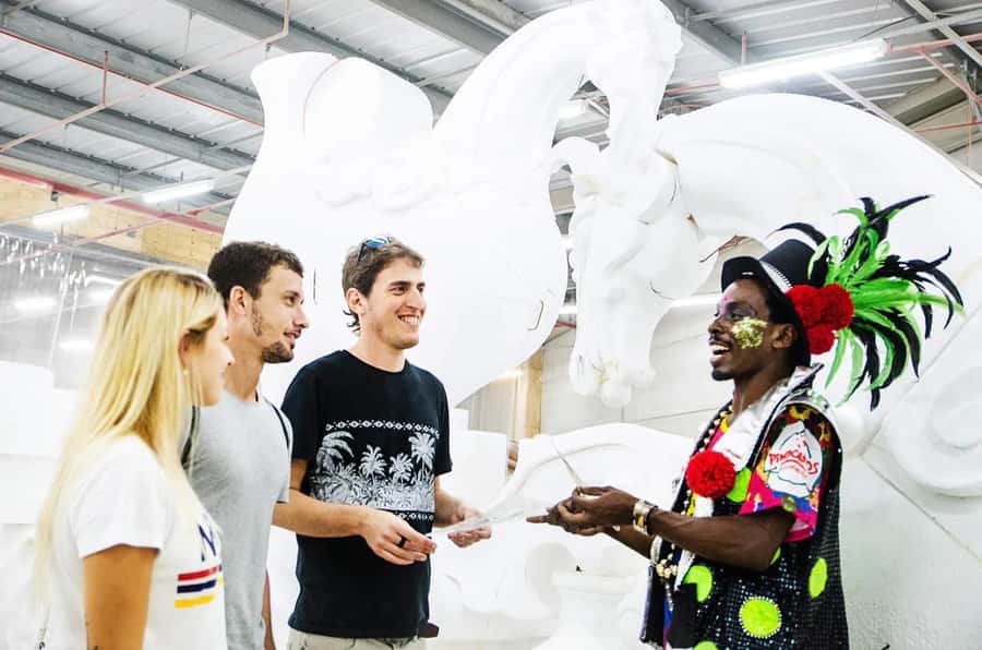Rio de Janeiro: Carnaval Backstage Tour and Samba Class - Language Support and How It Helps You Enjoy It