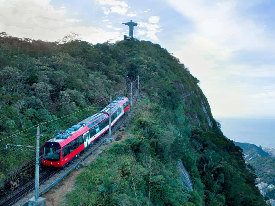 Rio de Janeiro: Corcovado Train & Sugarloaf Tour with Lunch - Hotel pickup and realistic timing in Rio