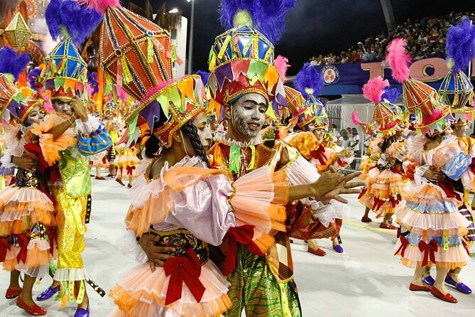 Rio de Janeiro Costume Experience in the Carnival Parade & Transfer - Dressing for Carnival: costume over your clothing tips
