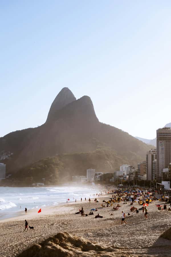 Rio de Janeiro: Dois Irmaos Hike & Favela Tour - Summit time: the 533m viewpoint and why the guide matters