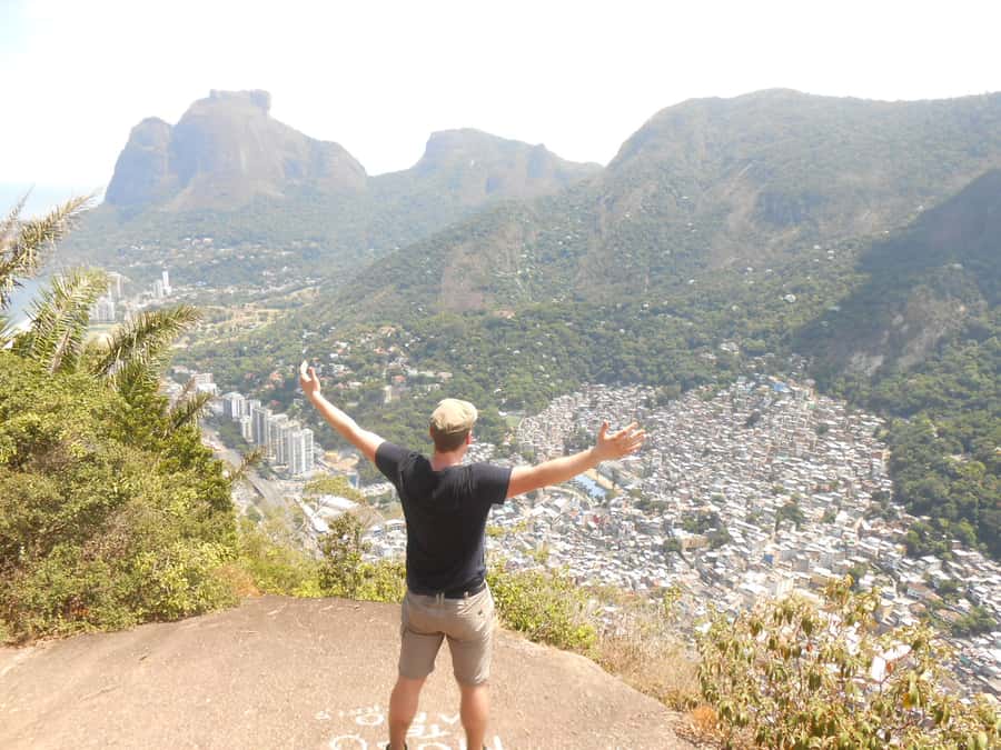 Rio de Janeiro: Dois Irmaos Hike & Favela Tour - The 1.5-hour hike through forest: what moderate level really means