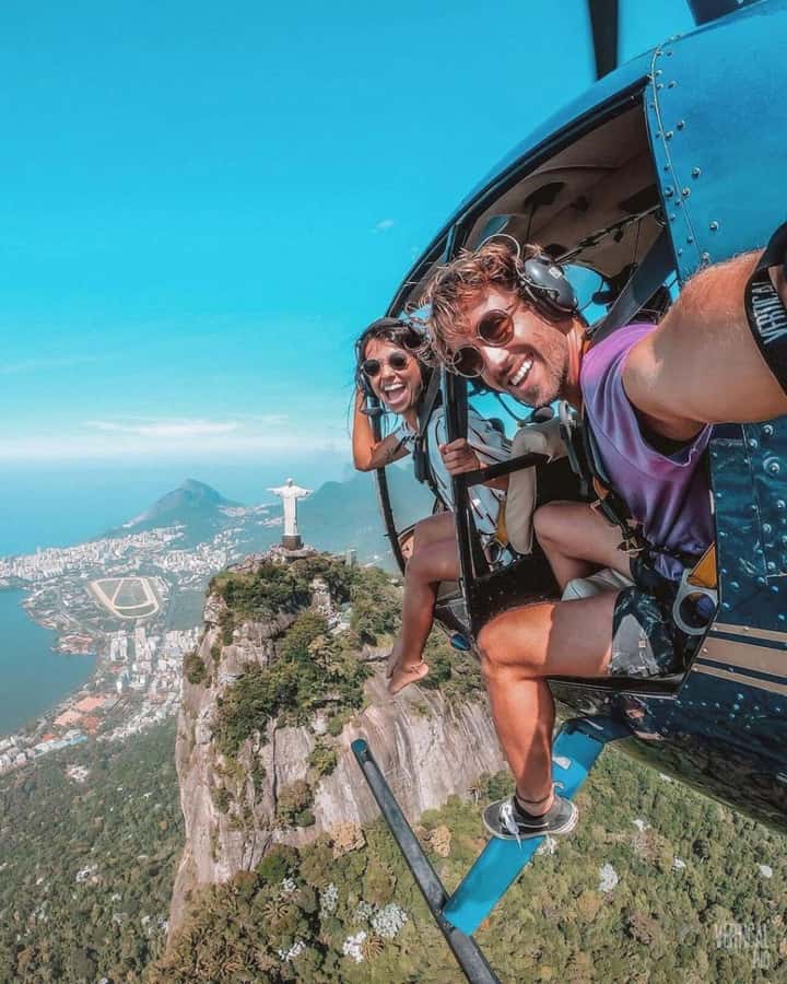 Rio de Janeiro: Doors-off 30-min helicopter tour - Seats, the shoe selfie pass, and your view in the cabin