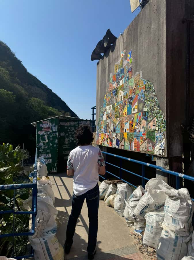 Rio de Janeiro: Favela Santa Marta Top Tour with Local Guide - Starting at Praça Corumbá and getting your bearings