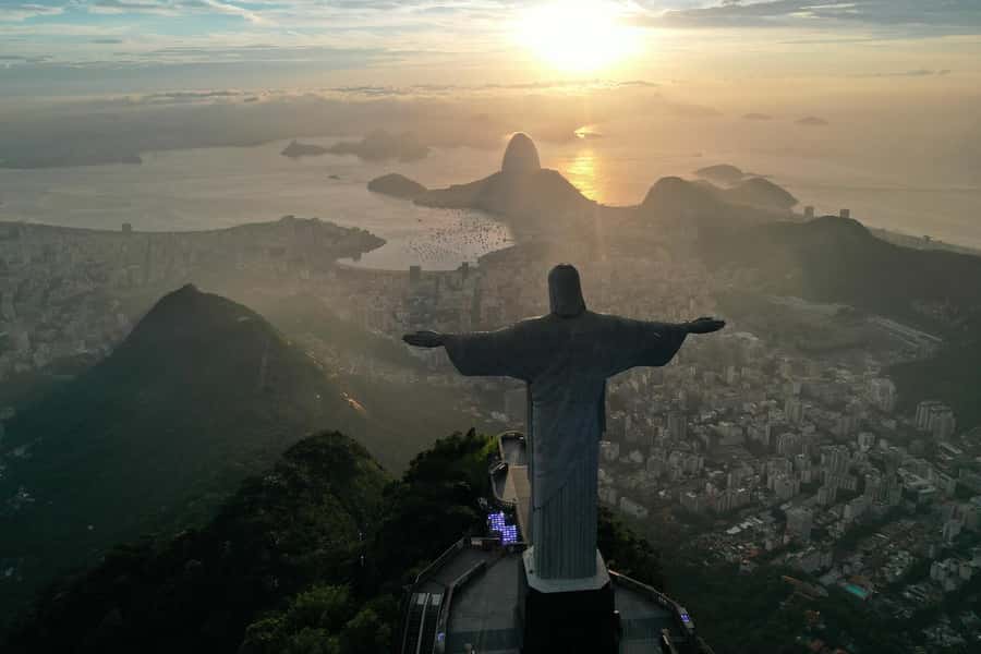 Rio de Janeiro: Half-Day Christ the Redeemer and City Tour - Pickup and how this 5-hour plan actually feels
