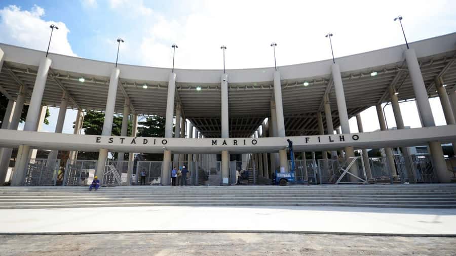 Rio de Janeiro: Half-Day Christ the Redeemer and City Tour - Maracanã area walk: football passion, explained on foot