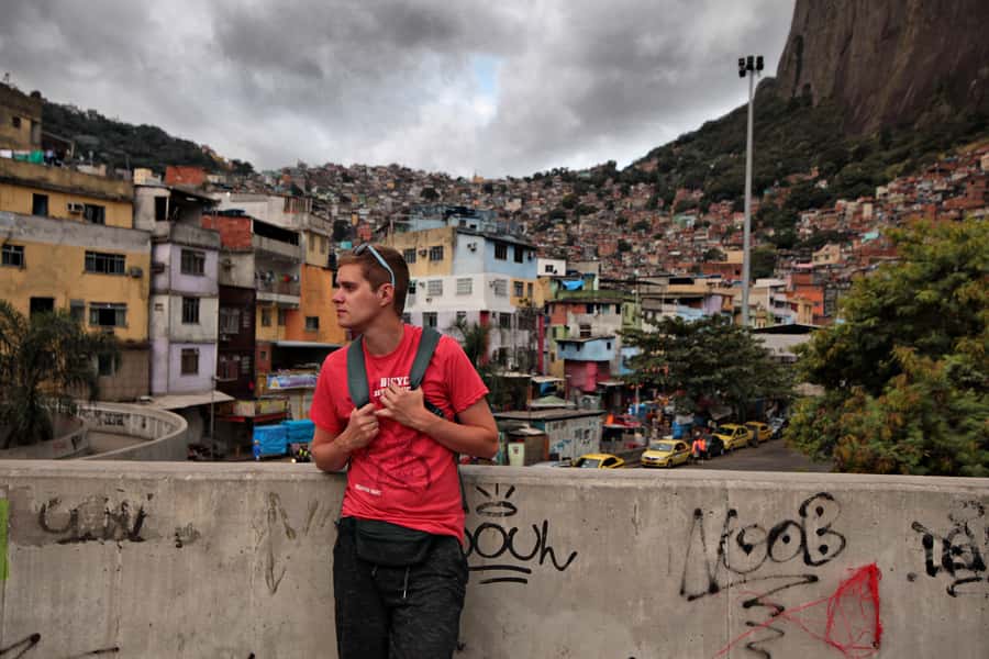 Rio De Janeiro: Half-Day Rocinha Favela Walking Tour - Safety and respect: how to get the best experience without acting like a visitor