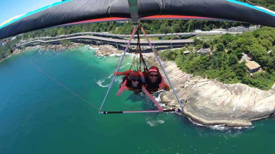 Rio de Janeiro: Hang Gliding Adventure - Safety, health limits, and weight rules that matter