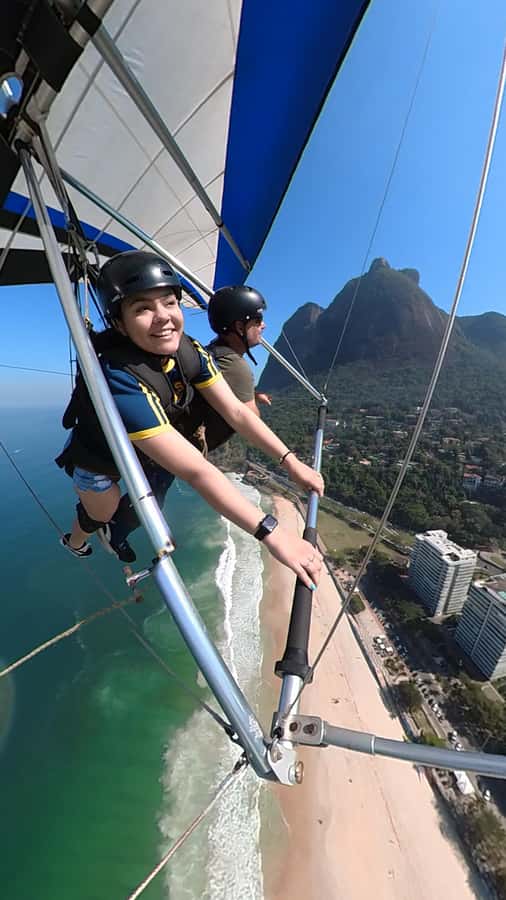 Rio de Janeiro: Hang Gliding or Paragliding Flights - First Impressions at São Conrado Beach (Meeting Ricardo Hamond)