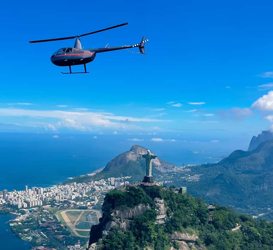 Rio de Janeiro: Helicopter Flight Christ the Redeemer 30 min - The route in plain language: beaches, hills, and the city’s texture