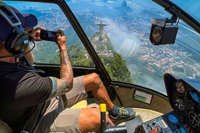 Rio de Janeiro: Helicopter flight in Christ the Redeemer - Getting to Jacarepaguá Airport and Hangar 37