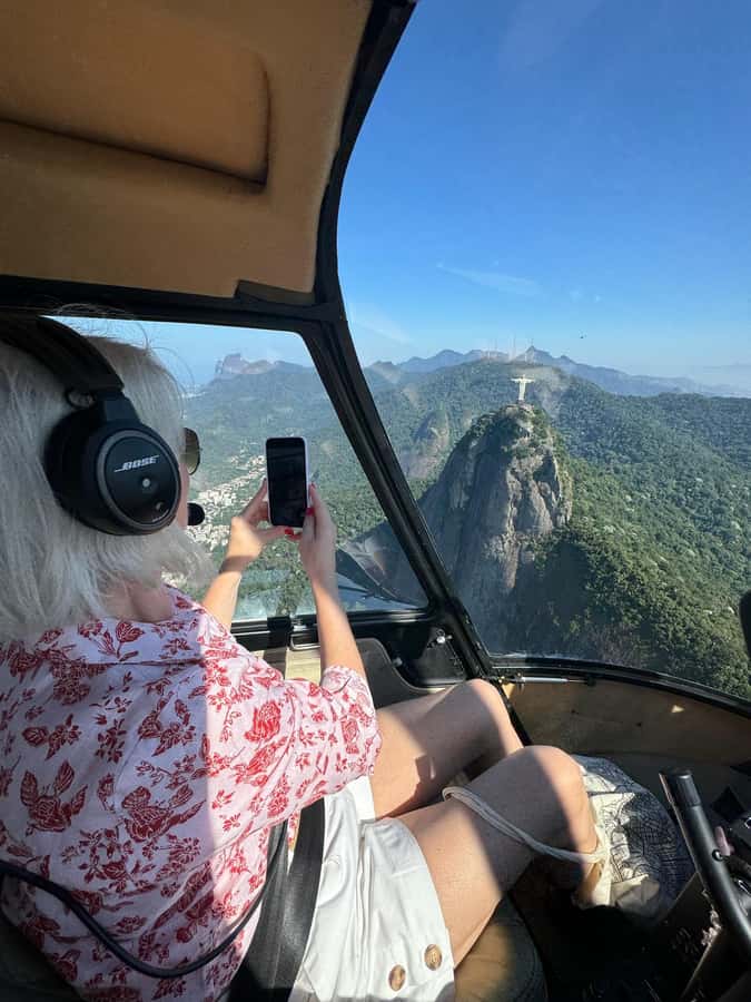 Rio de Janeiro: Helicopter Tour with an unforgettable view - Sugarloaf photo stop: the moment to slow down