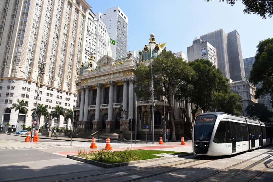 Rio de Janeiro: Lapa and Santa Teresa with Tram Ride - Selarón Steps and Lapa, where color meets nightlife energy