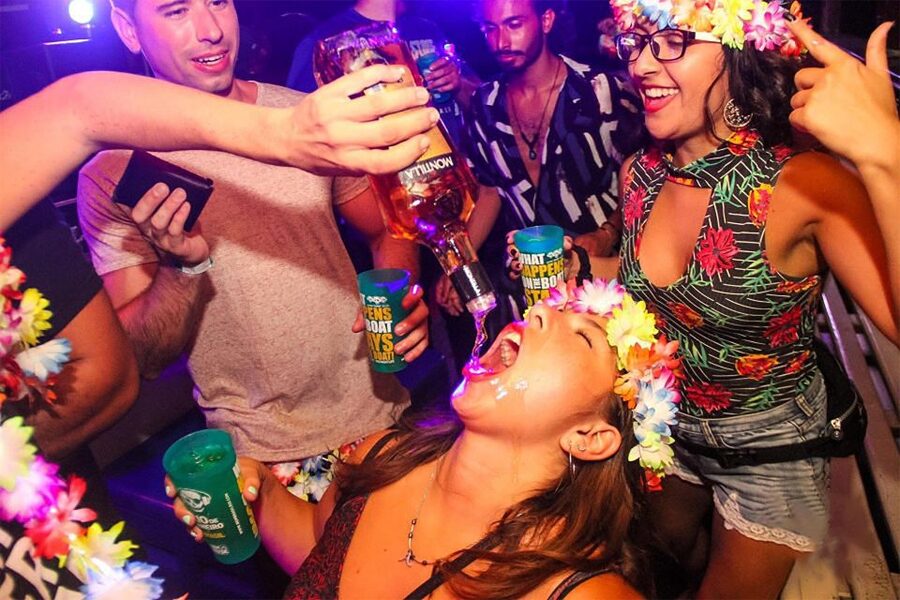 Rio de Janeiro: Late Night Boat Party with DJ and Dancing - Should You Book This Late Night Boat Party?