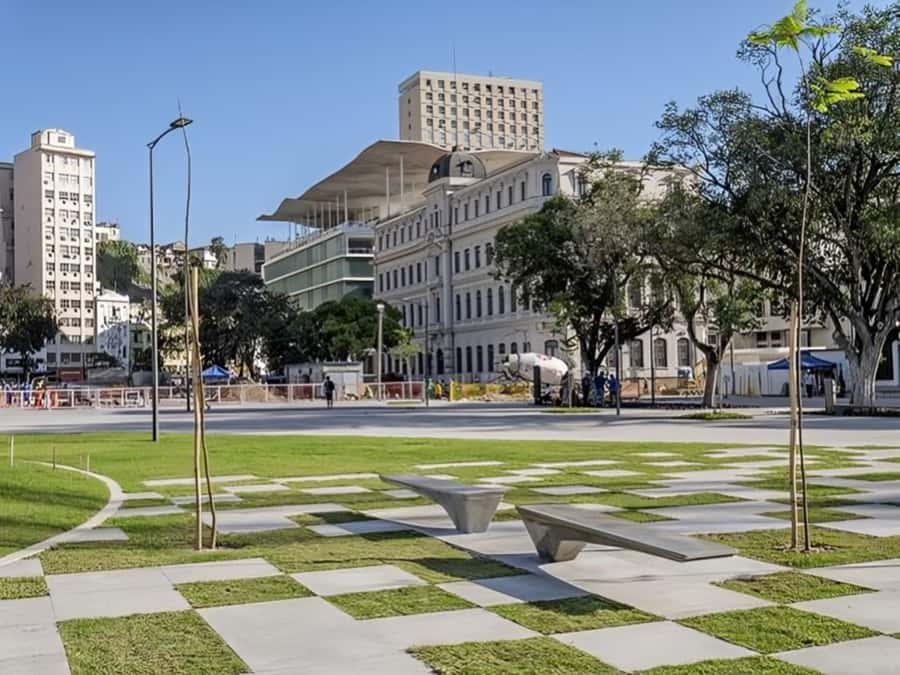 Rio de Janeiro : Must-See Sites Walking Tour With A Guide - Why a Centro walking tour in Rio is smarter than it sounds