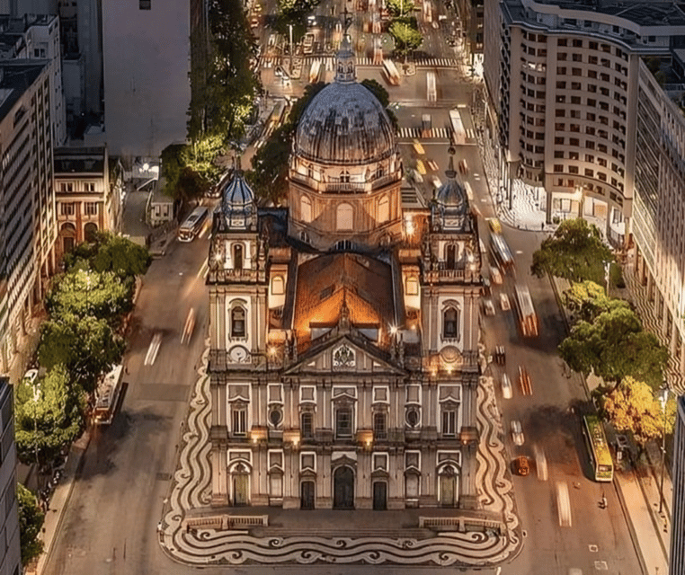 Rio de Janeiro : Must-See Sites Walking Tour With A Guide - Travessa do Comércio: the side streets that make your photos look like Rio