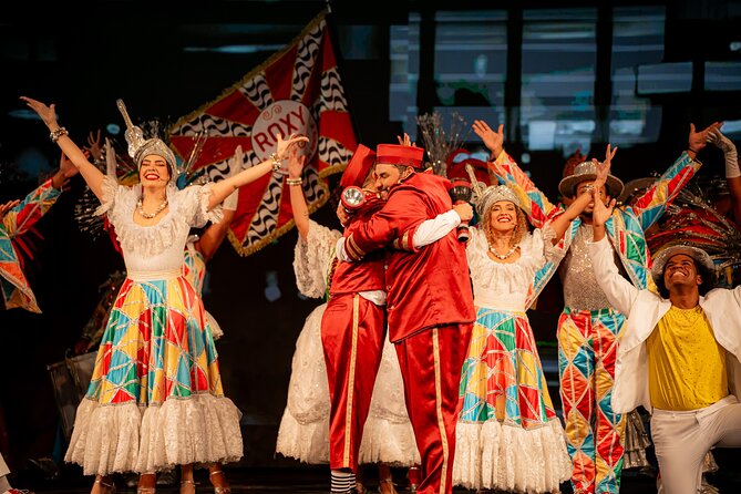 Rio DE Janeiro : Official Roxy Spectacle That Embrace - Roxy Dinner Show in Copacabana: what kind of night this is