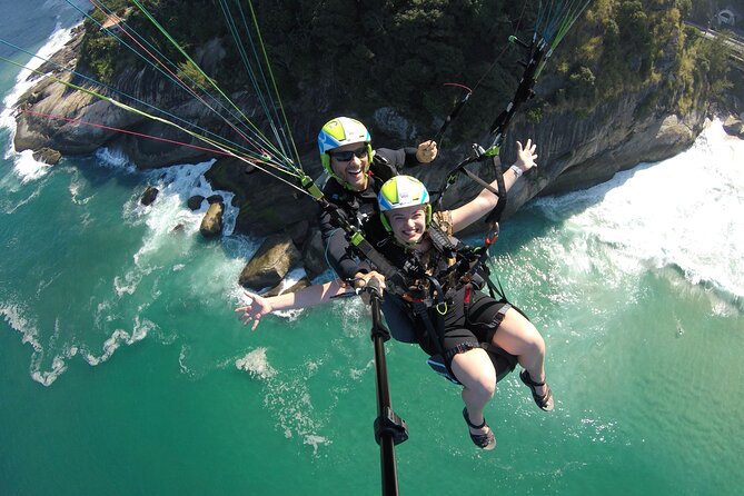 Rio DE Janeiro Panoramic Flight Parapente with BOMVOO.rio - Meeting in São Conrado and getting set up
