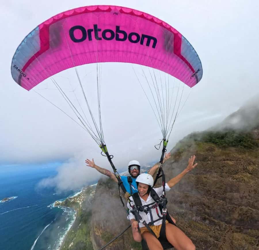 Rio de Janeiro: paragliding - Landing back on the sand: the end that still feels smooth